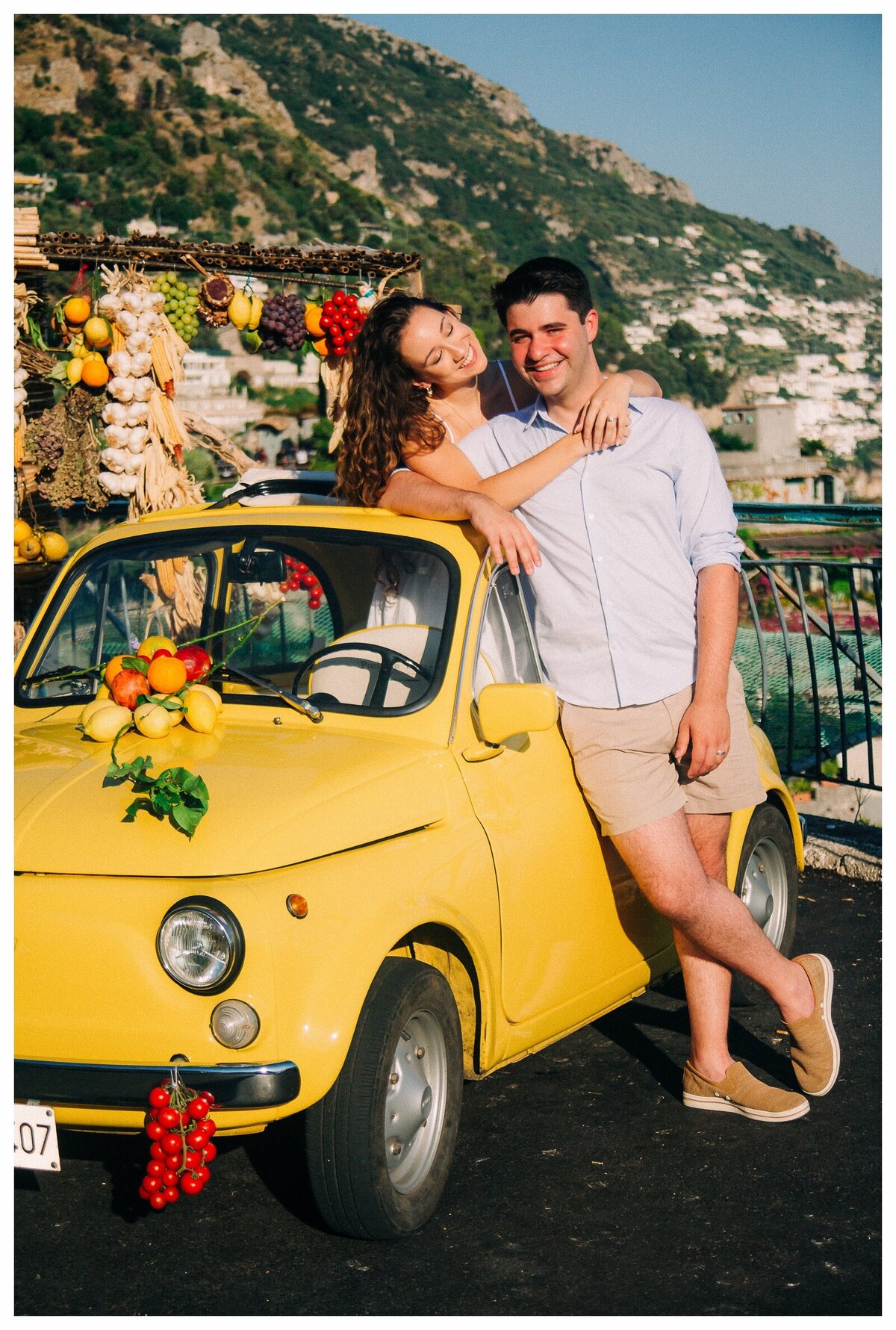 Positano-Amalfi-Coast-Vintage-Car-Vespa-Photographer-Couple_0146