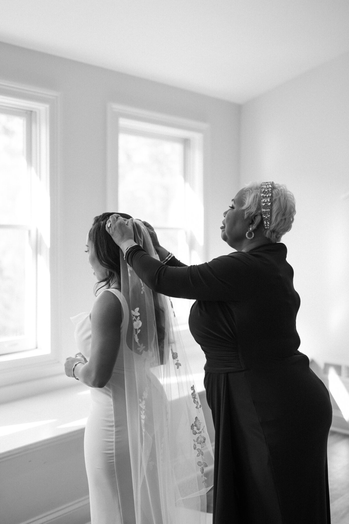 MORELOVEPHOTOGRAPHY_GETTINGREADY_BRADFORDWEDDING-45