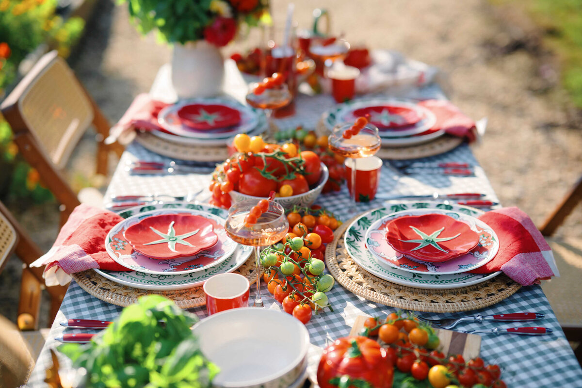 ghost-host-eli-turner-chancellors-rock-virginia-fall-decor-ideas14