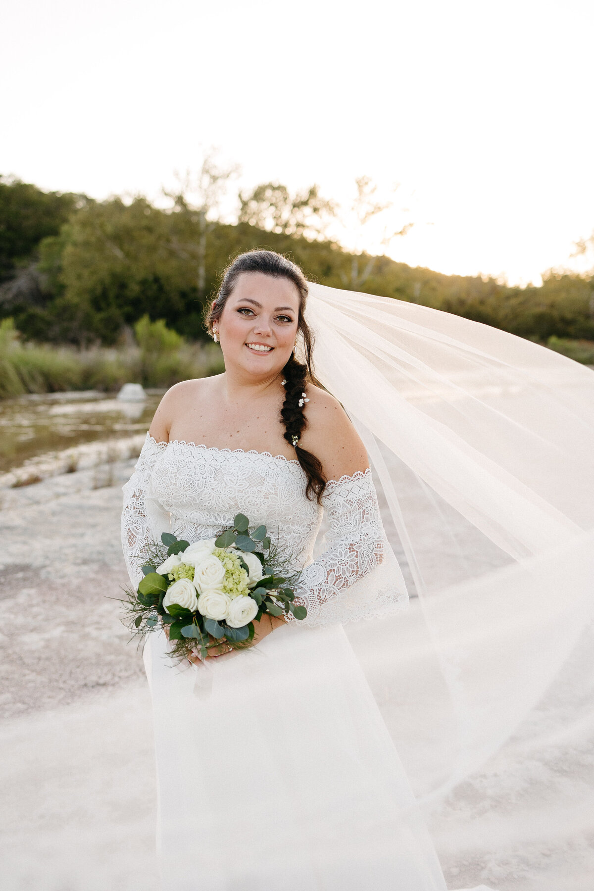 Hill-country-bridal-session-texas-wedding-photographer-leah-thomason-3