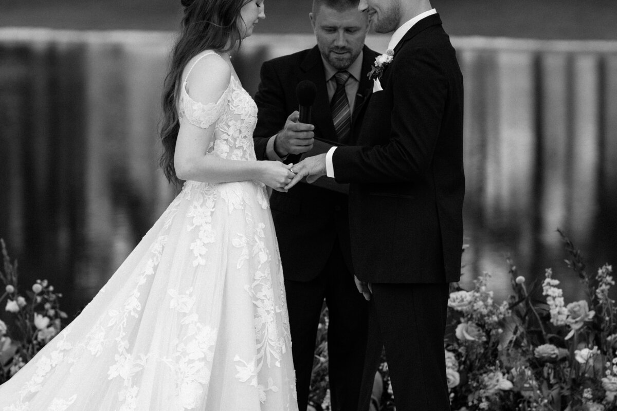 kraber-the-gathering-grounds-iowa-wedding-106