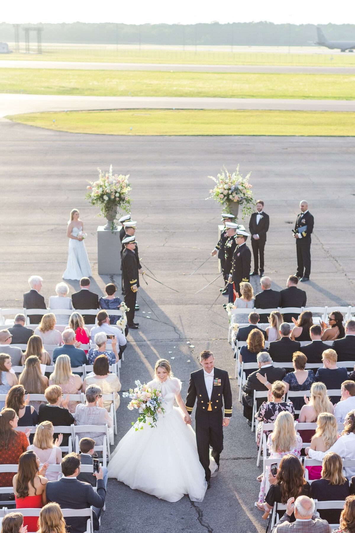 Merdian Mississippi Wedding at Key Bros Hanger _ Lauren Elliott Photography _ Sarah and TY-833