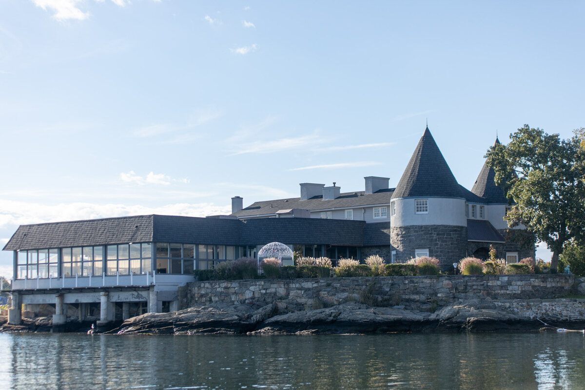 mamaroneck beach and yacht club wedding photography in long island new york city-18