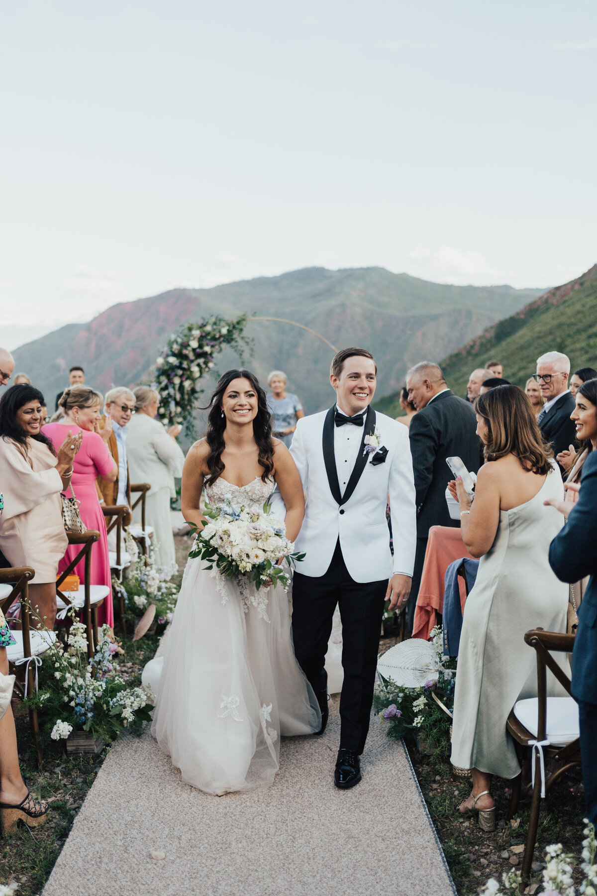 picturesque-romantic-tented-wedding