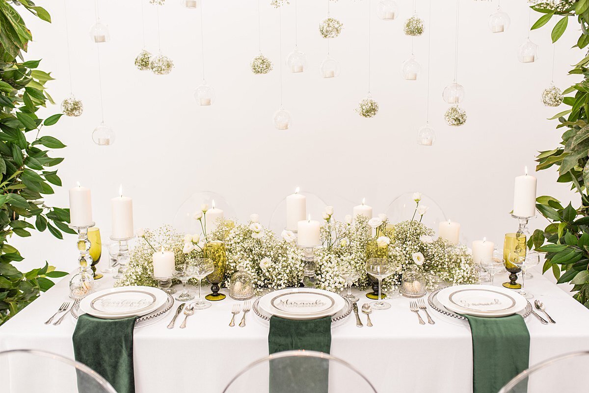 bride-groom-tablescape-white-green-wedding