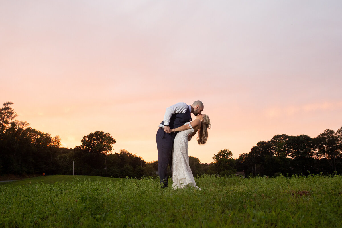 sunset-sky-couple-dips-wedding-lisa-gilbert-photography