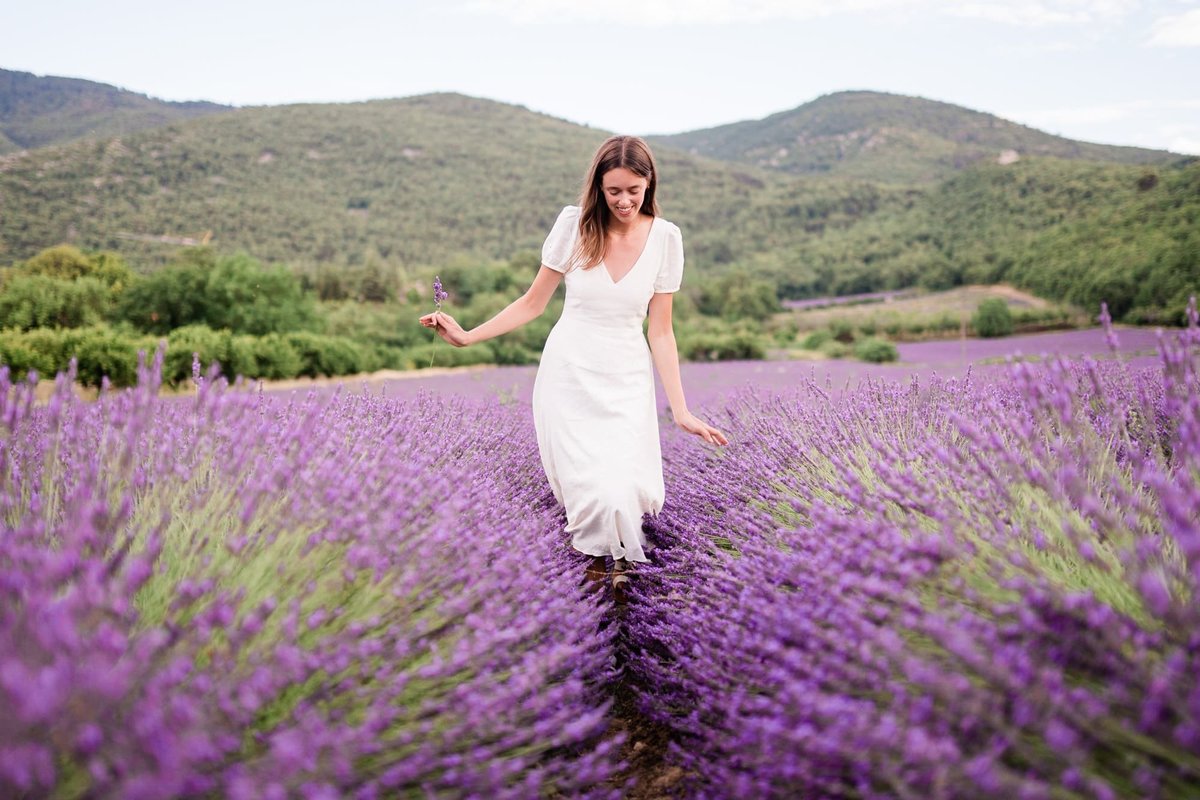 provence, portrait, lavender, field, shoot, photo, session, photographer, gordes, avignon, travel, photography