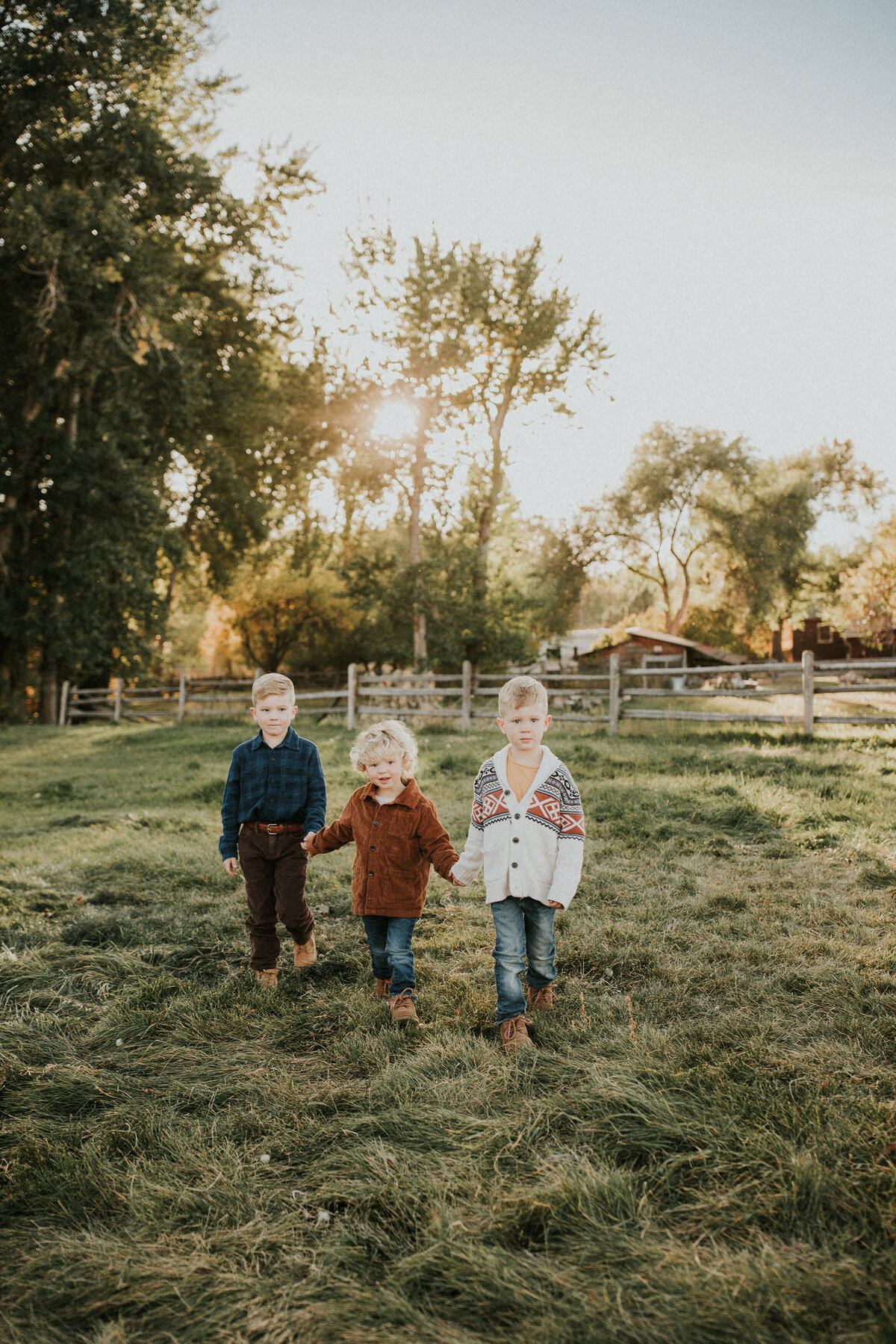 family-ranch-outdoor-photo-session-montana-15