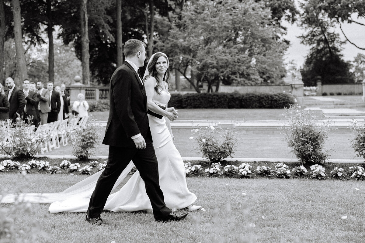 summer wedding at armour house lake forest-23