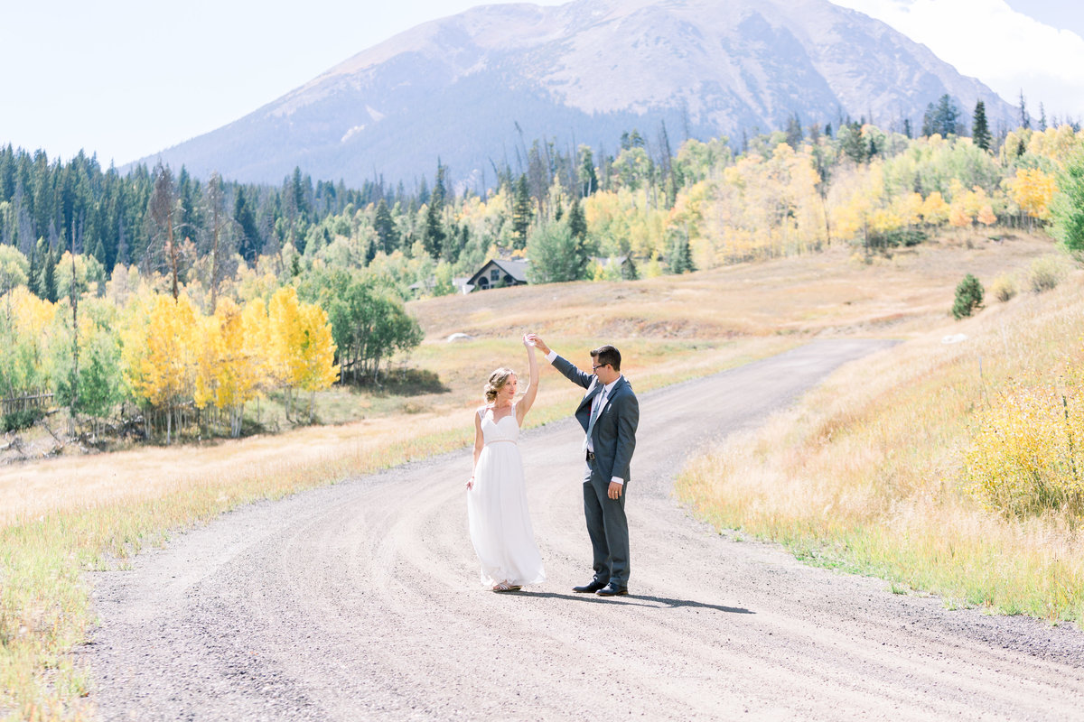 An intimate elopement nestled between the aspens in Lake Dillon, Colorado.