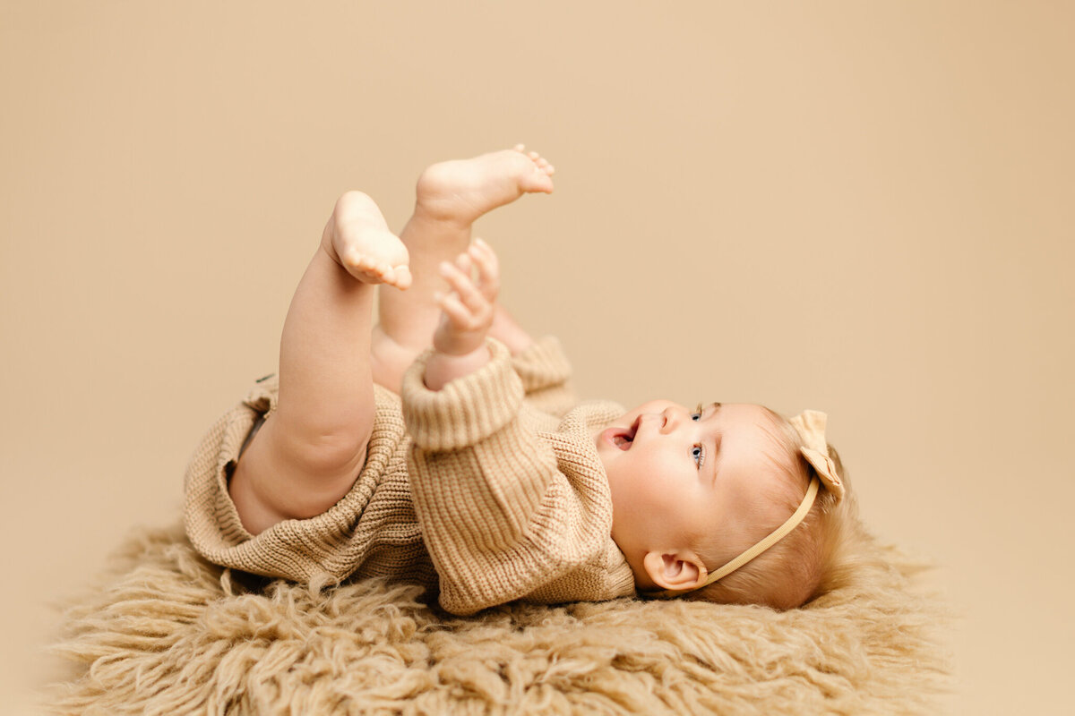 NW Arkansas family photographer, family portraits near me Northwest Arkansas, NWA newborn photography, maternity portrait studio NW Arkansas