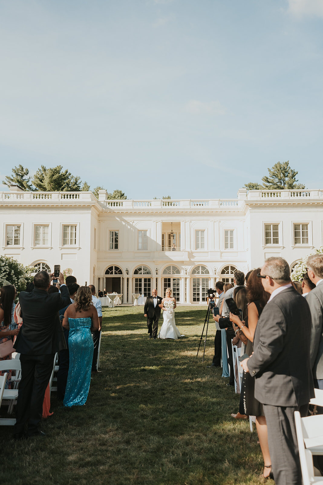 MODERN-GARDEN-MANSION-SUMMER-WEDDING-LINDSAY-BESNIK_PHOTOS_BY_MARIA_B_LUNG_0219