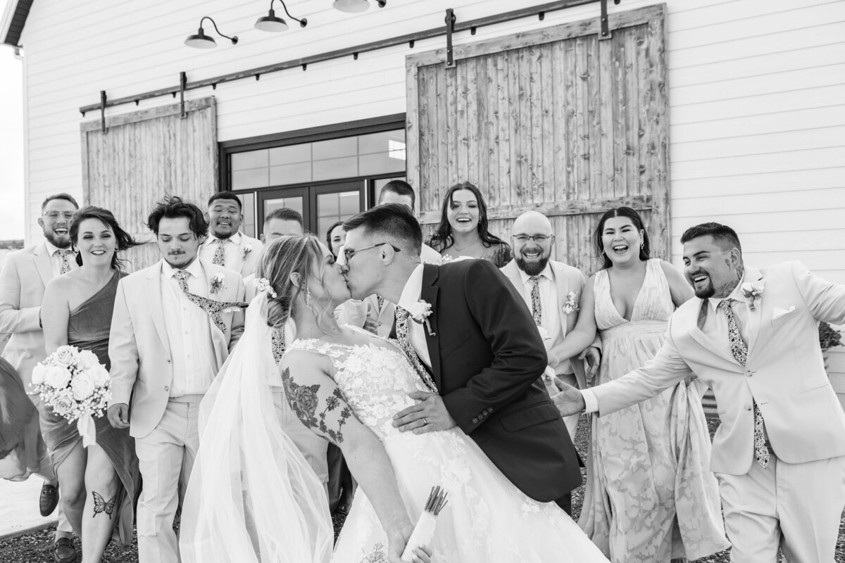wanderingwildemedia-farmhousebarn-sturgisweddingphotographer-1466