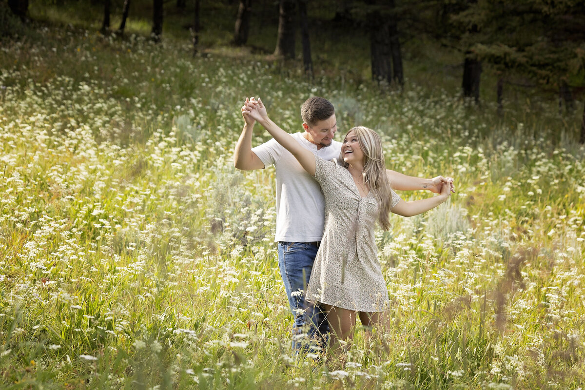 Shanna-Mae-Photography-Montana-Photographer-Engagement-Couples-Mountains-Wildflowers-Ennis-Bozeman-013