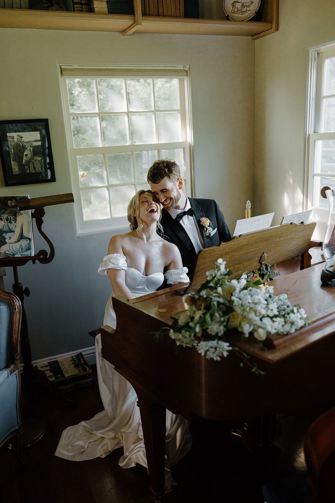 couple-with-piano-wedding-day