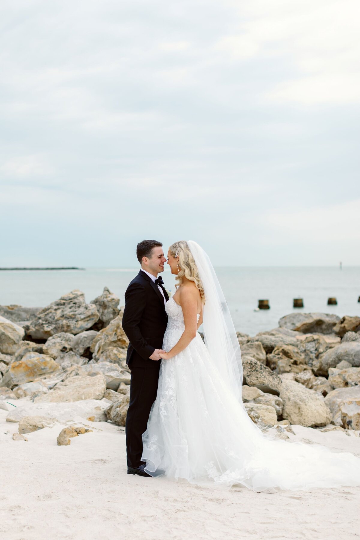 brittany-pannebaker-tampa-florida-destination-wedding-photographer-wedding-amanda-and-josh-clearwater-opal-sands-77