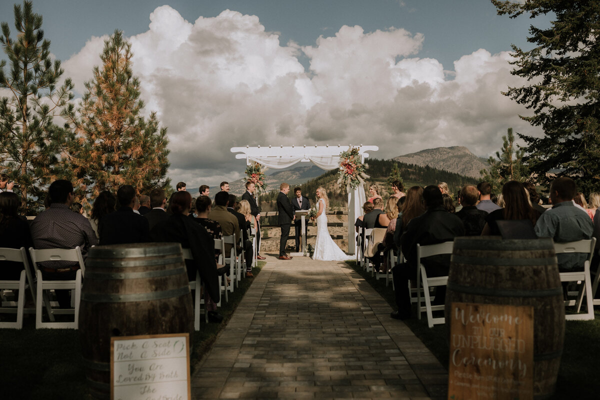 brittany-william-wedding-british-columbia-kelowna-lake-mountains-fall-autumn-gallaghers-canyon-golf-course-7