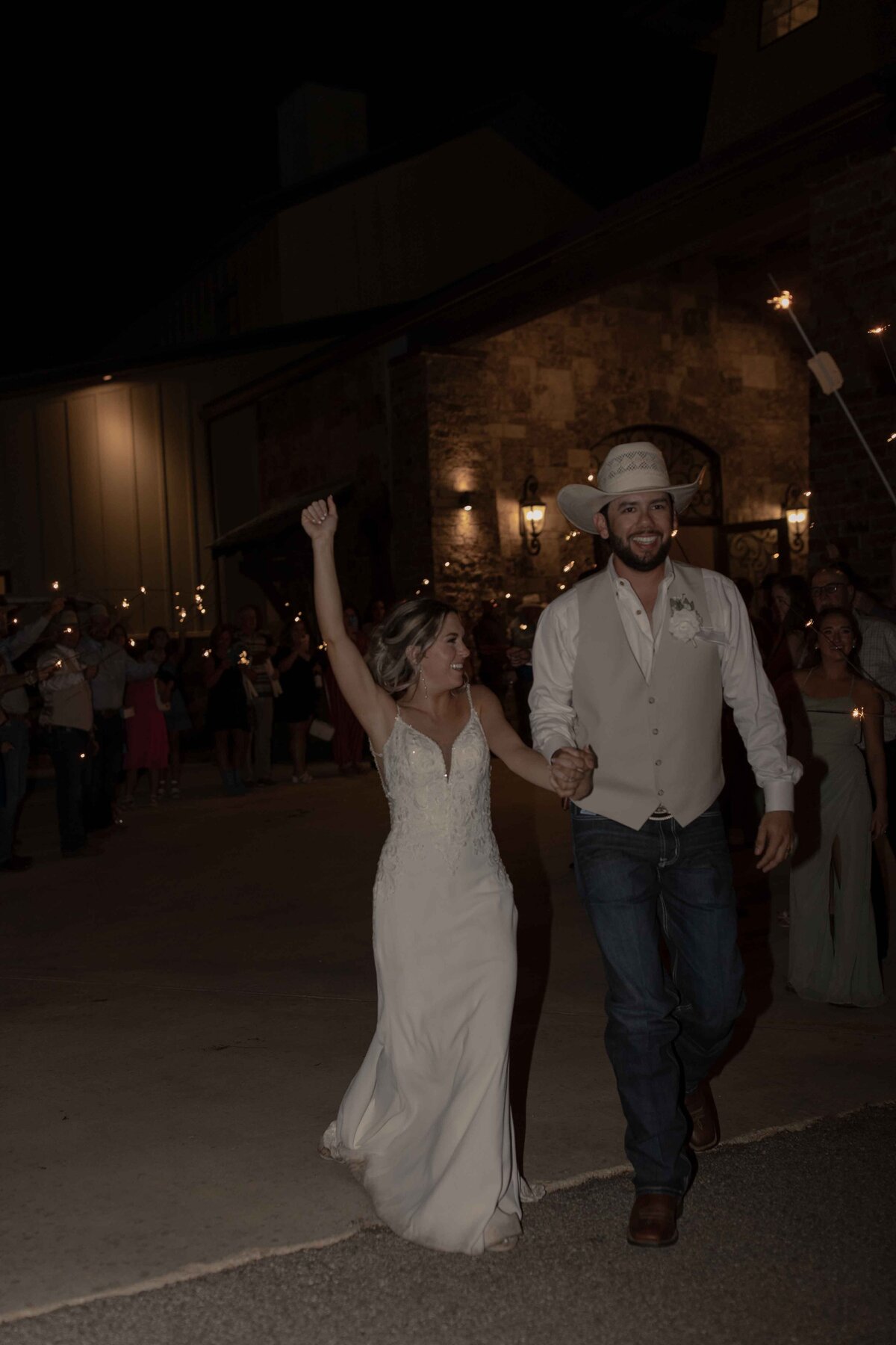 Dakota&Hope'sSneakPeeks-courtneyagaryphotography-64