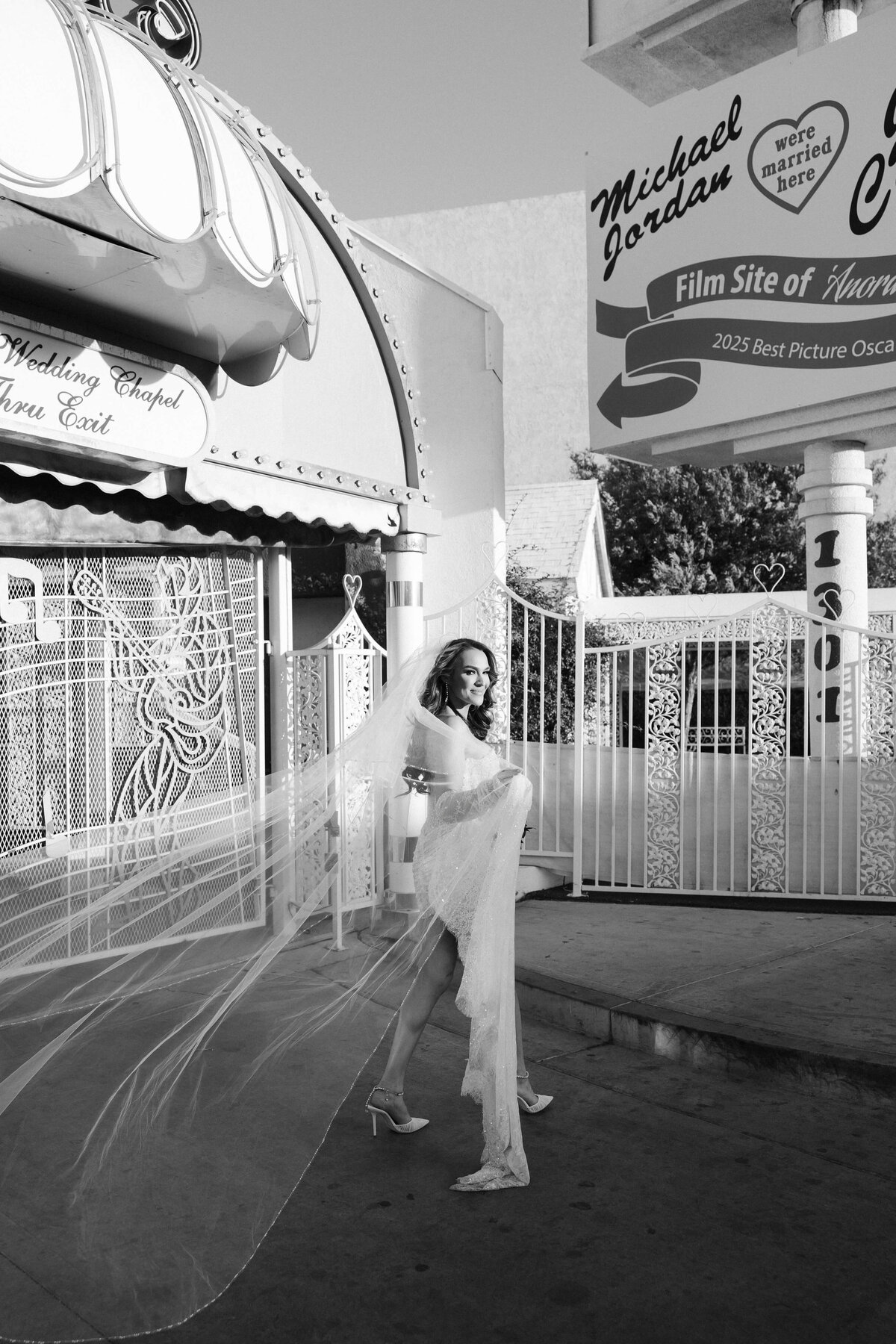 69riskyexposure_alexis-tyler_las-vegas-elopement-photography