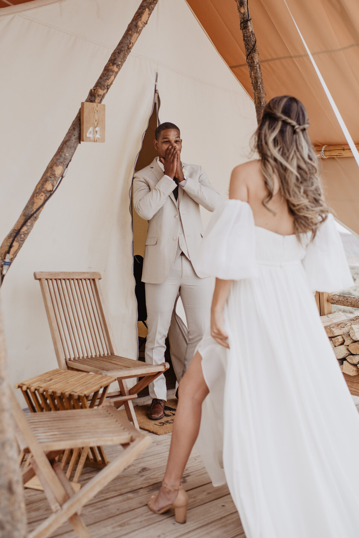 Utah Elopement Photographer captures first look between bride and groom