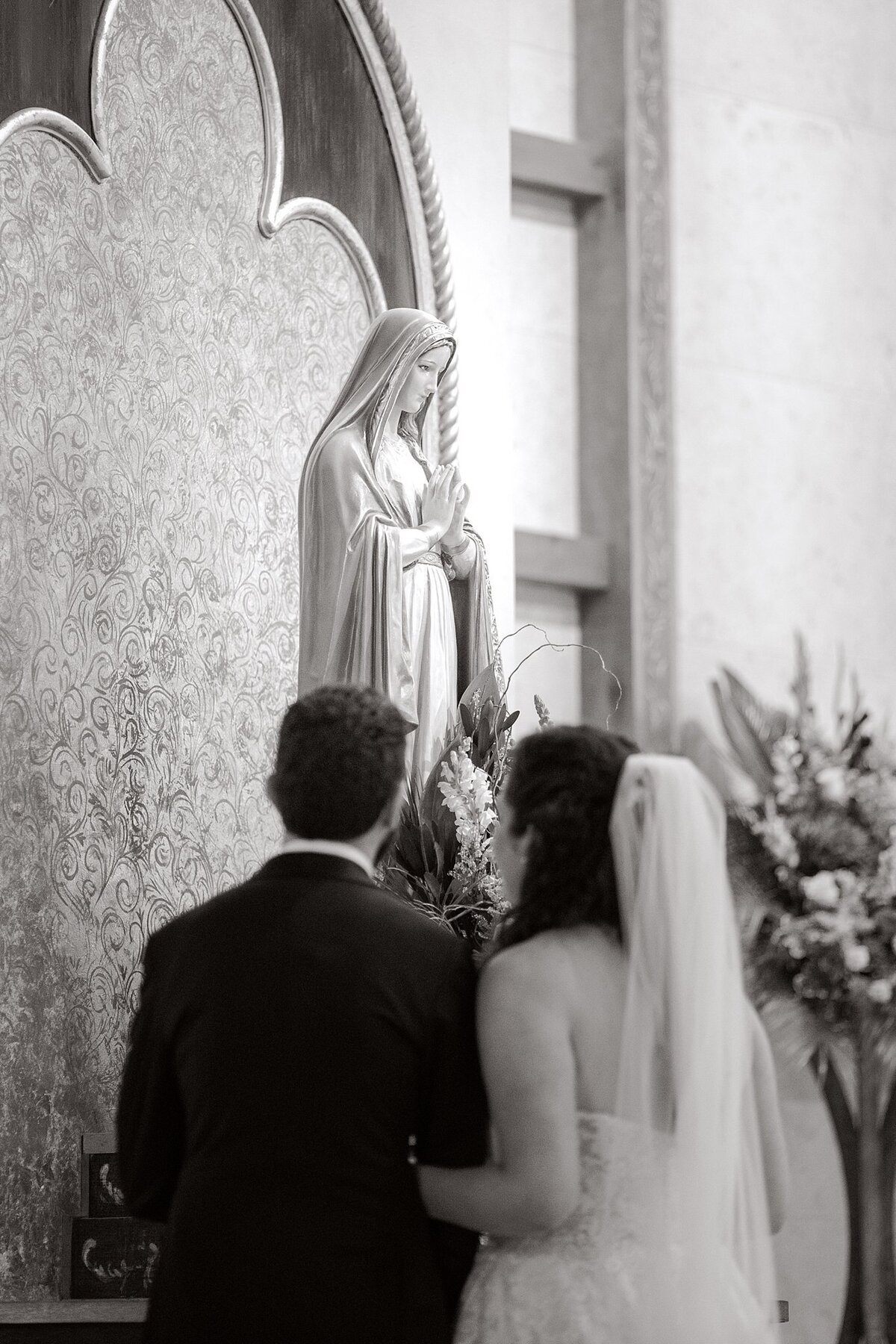 Indianapolis-Catholic-Wedding-Photographer-_0002