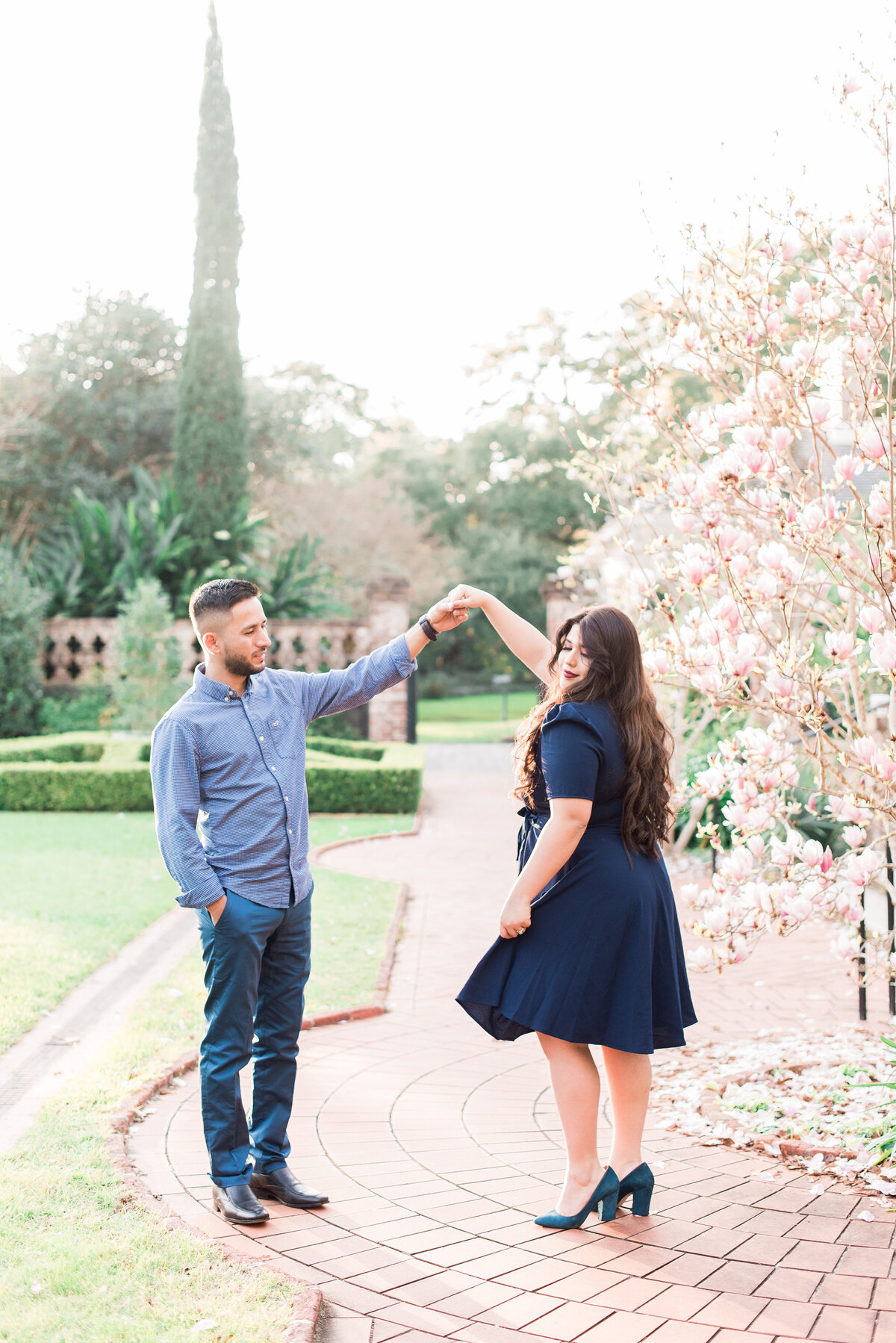 engaged couple at longue vue house and gardens