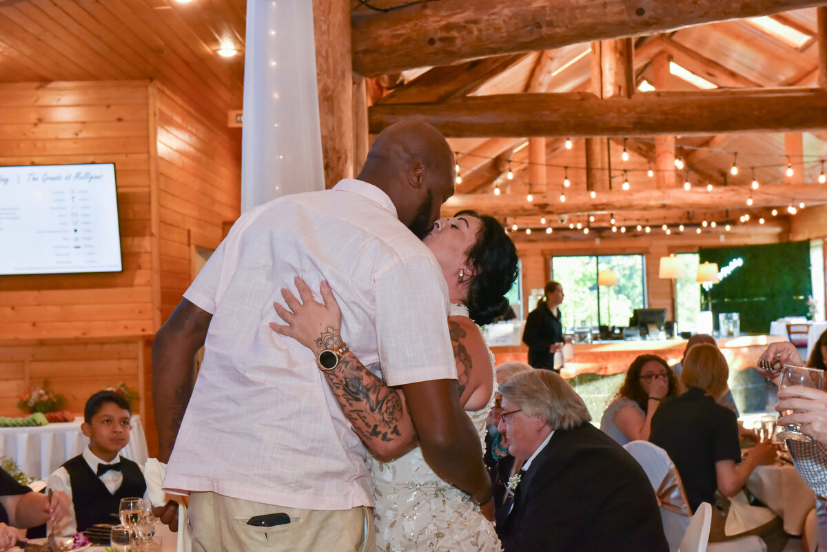 4365-Wedding at The Grands at Mulligans in Sartell Minnesota- Wedding Photographer Nicole Hollenkamp