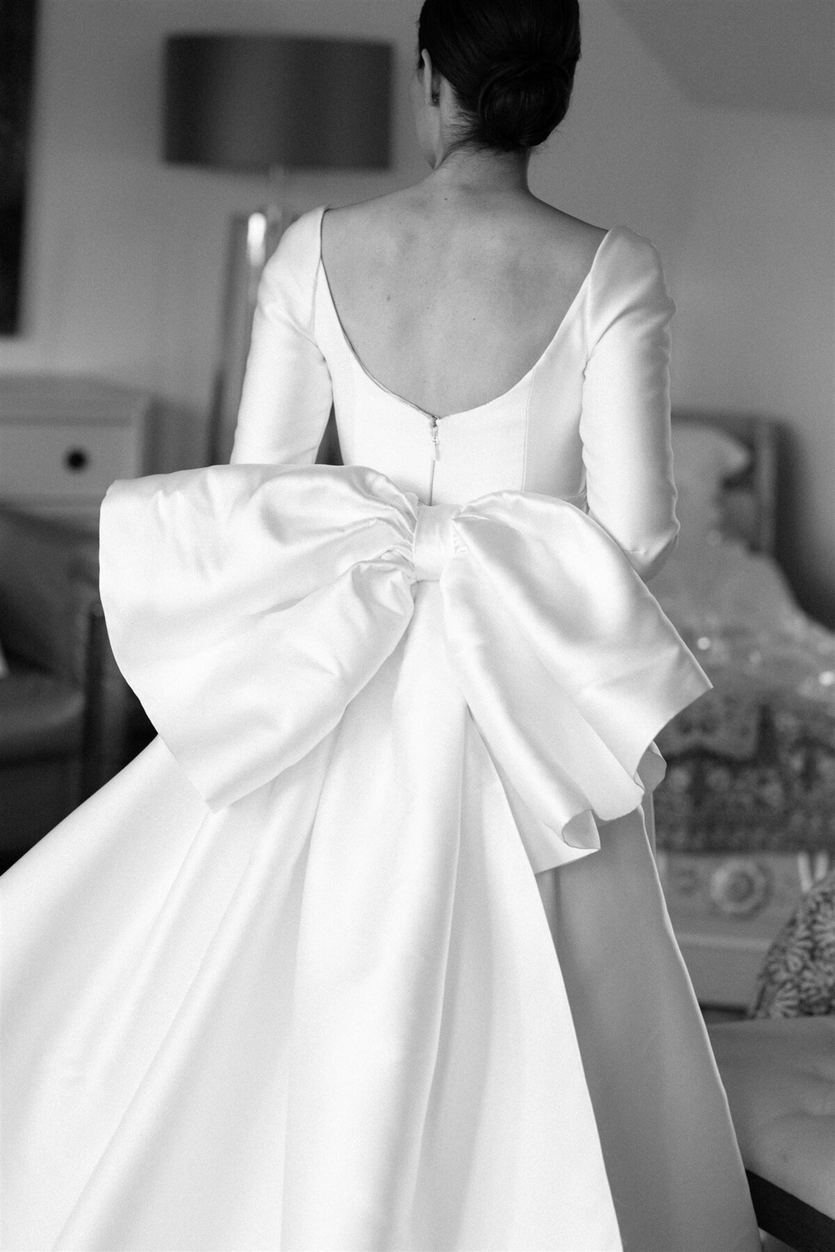 reem-acra-wedding-gown-bow-back