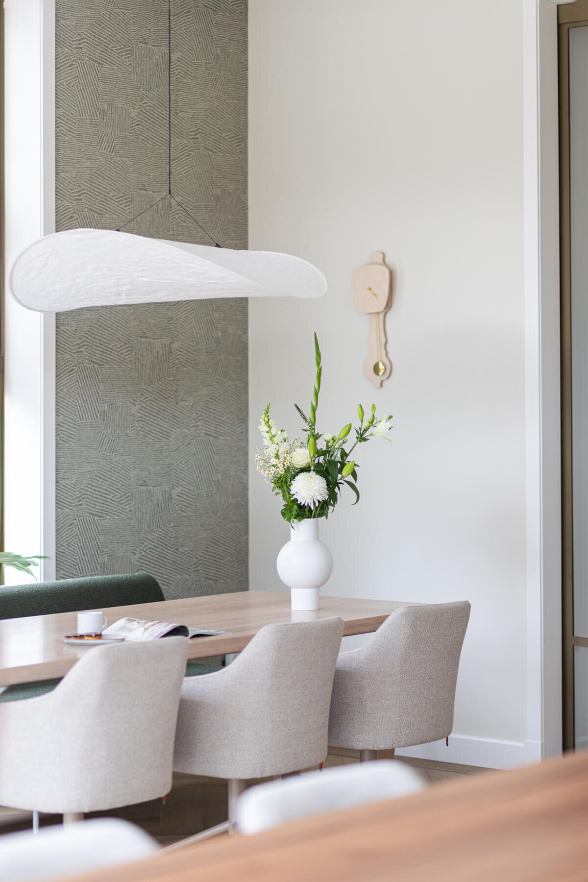 eethoek met hanglamp