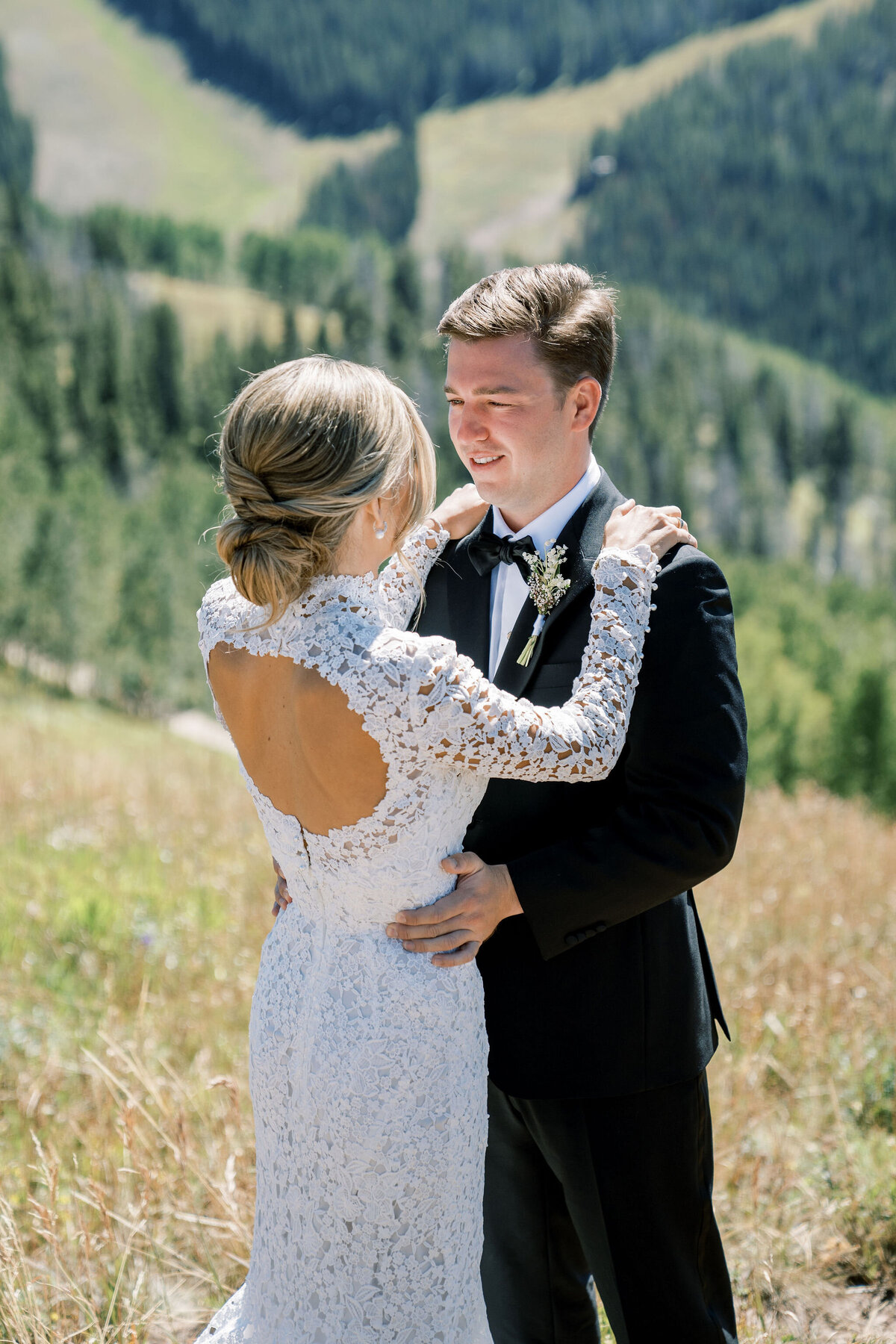 Four-Seasons-Vail-Wedding-Weekend-Kaylyn-and-Carson-Glimpse-Andrea-Stark-Photo-41