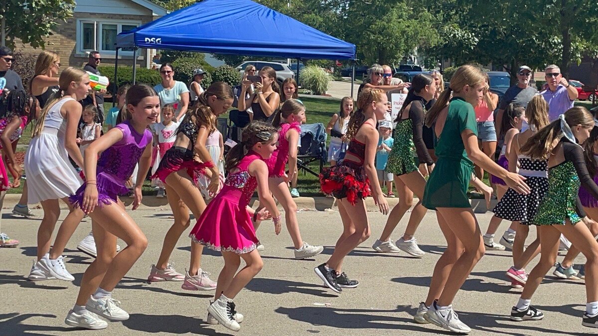 DanceCo_FrankfortParade