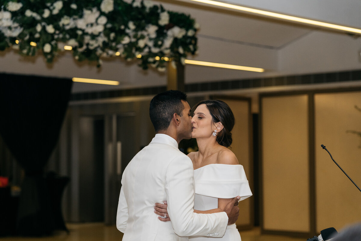 Courtney Laura Photography_ The Carousel Albert Park_ Melbourne City Wedding Photographer_ Viji and Lana-997