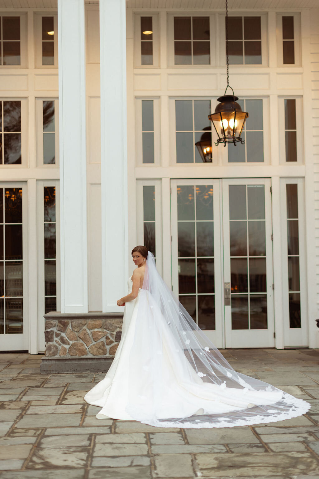 custom-french-lace-veil-back-view