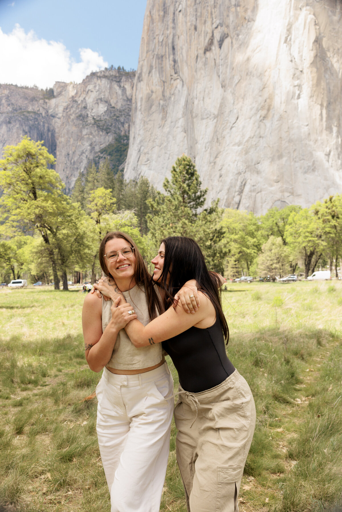 lesbian-couple-hugging