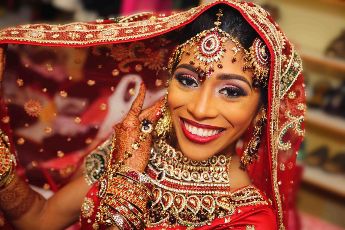 Glamour shot of Hindu bride. Photo by Ross Photography, Trinidad, W.I..