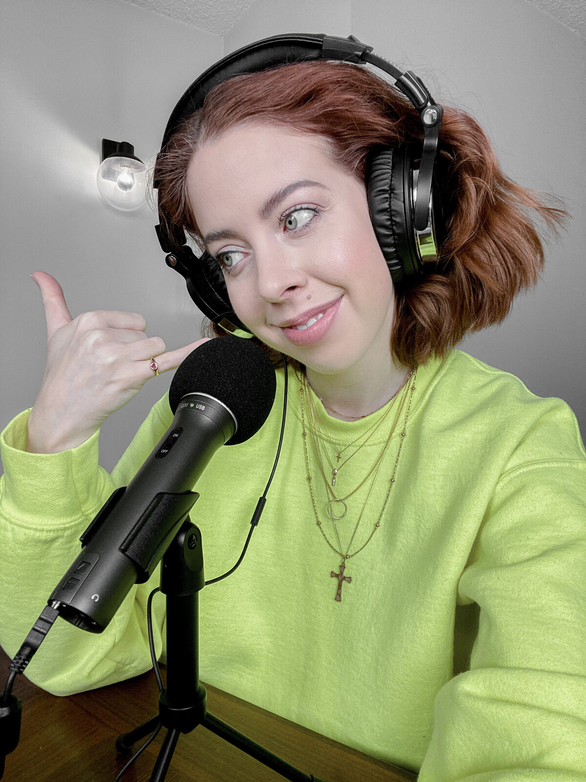 Laura Landers lifestyle blogger podcast host tv host itslauralanders live sick die ill podcast6