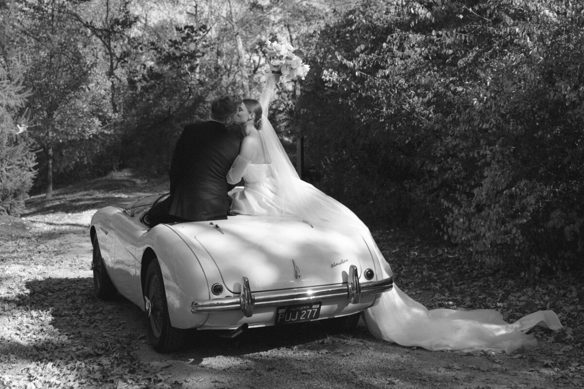 Tuxedo Park, NY - Luxury Wedding Styled Shoot - Editorial Bridal 421 horizontal