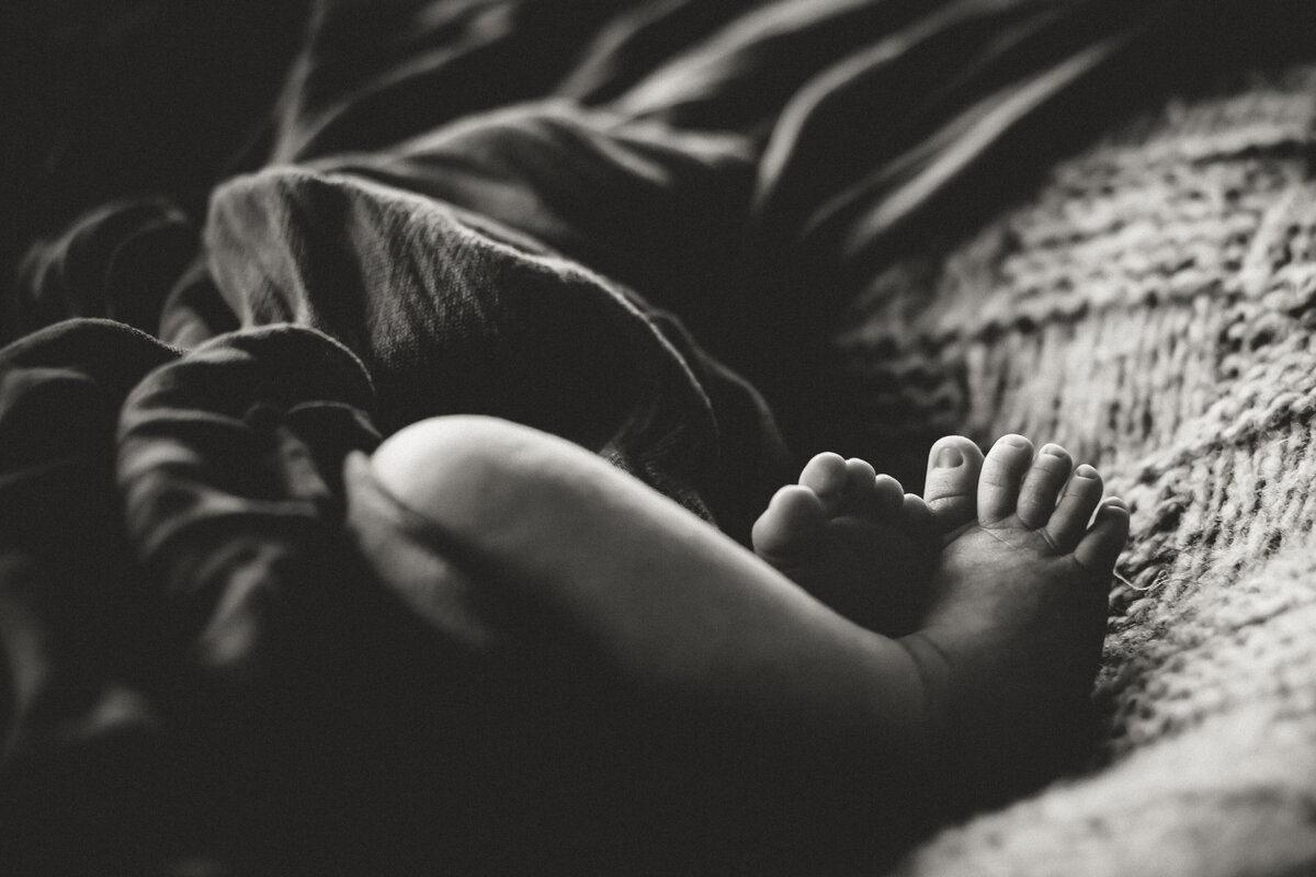 newborn, feet, toes, detail shot, abbotsford, fraser valley