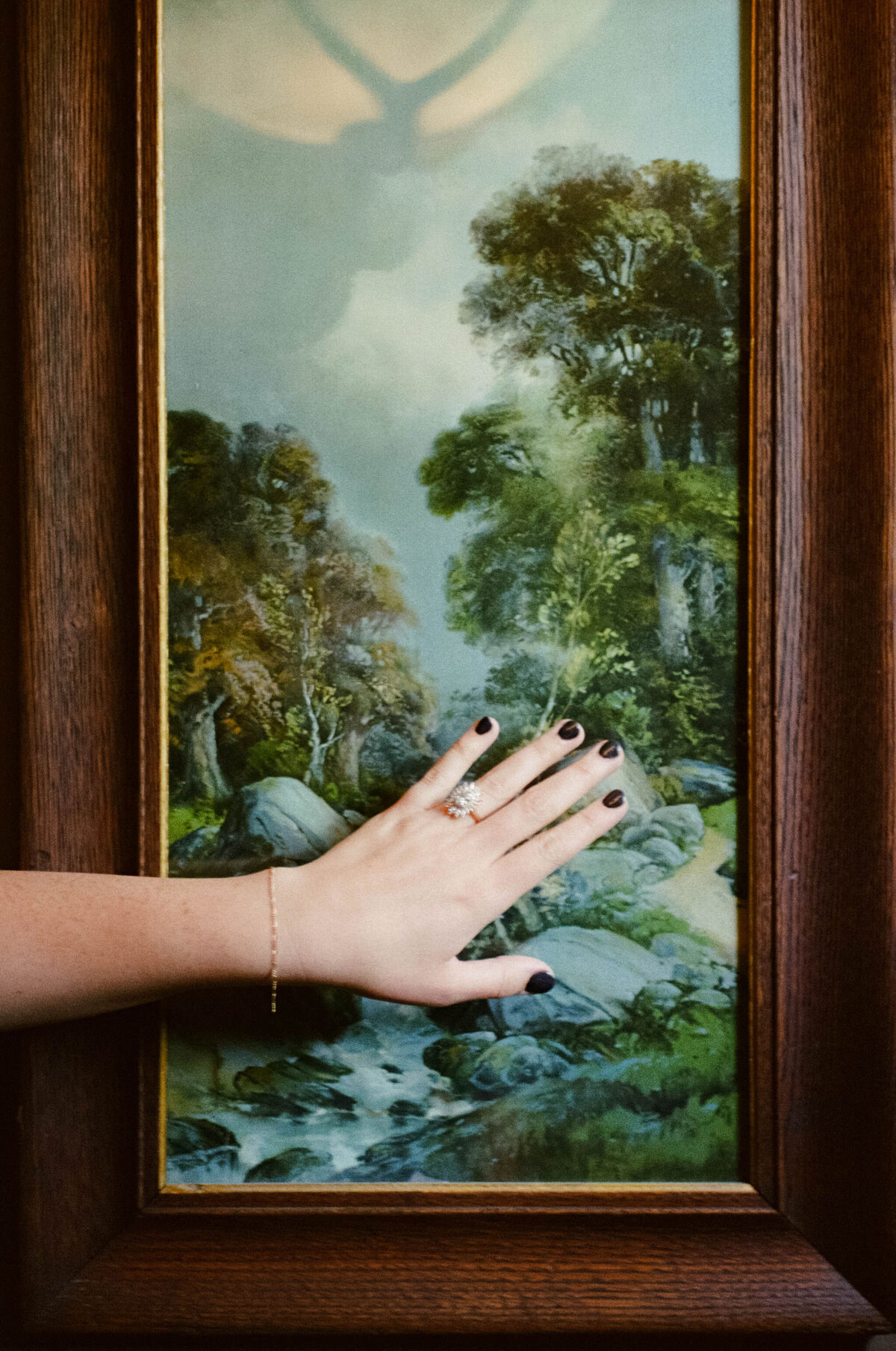 GettingReady_Brenda&JanieElopementPhotos_OregonWeddingPhotographer_KuroCreativeHouse-85