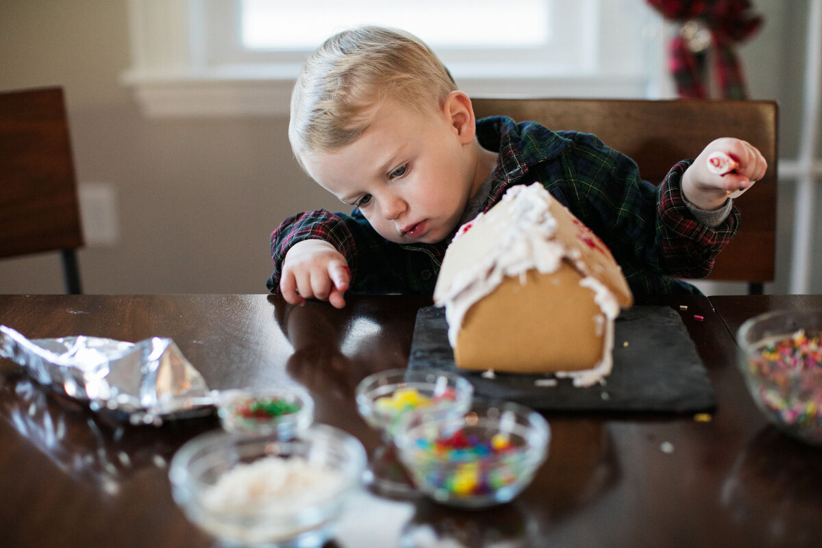 candid-natural-boston-newborn-family-photographer-zev-fisher-032