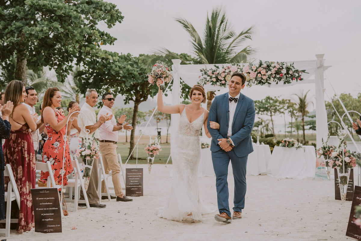 Wendy-y-Luis-Mariott-Wedding-in-Costa-Rica-18