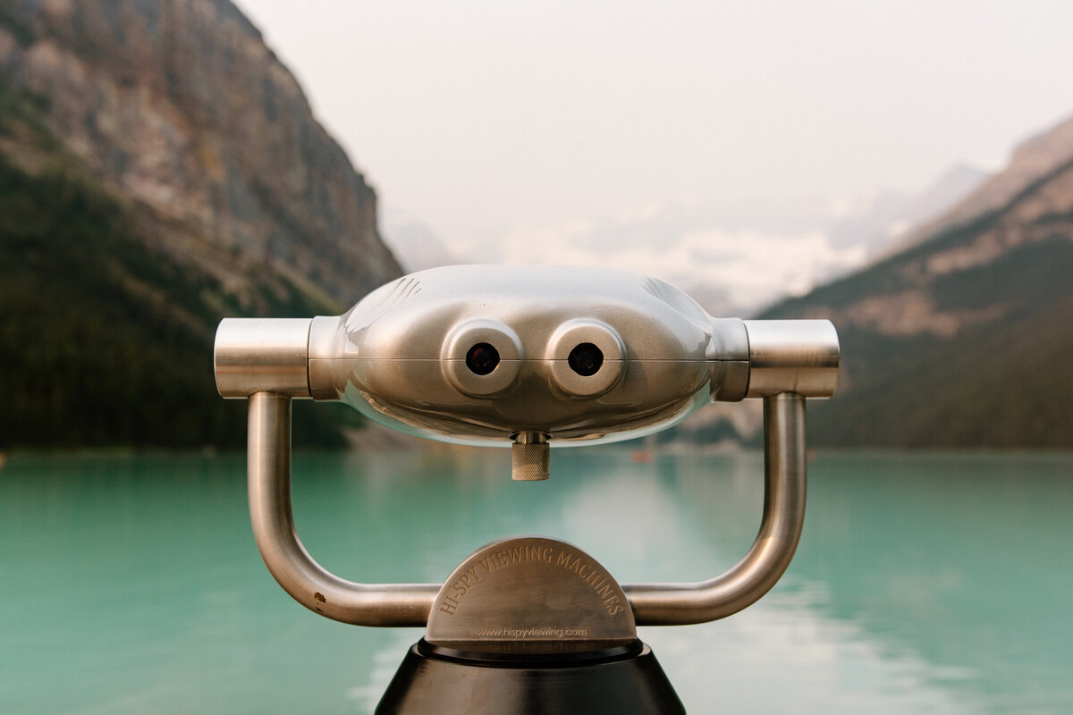 lake_louise_binoculars_banff_canada