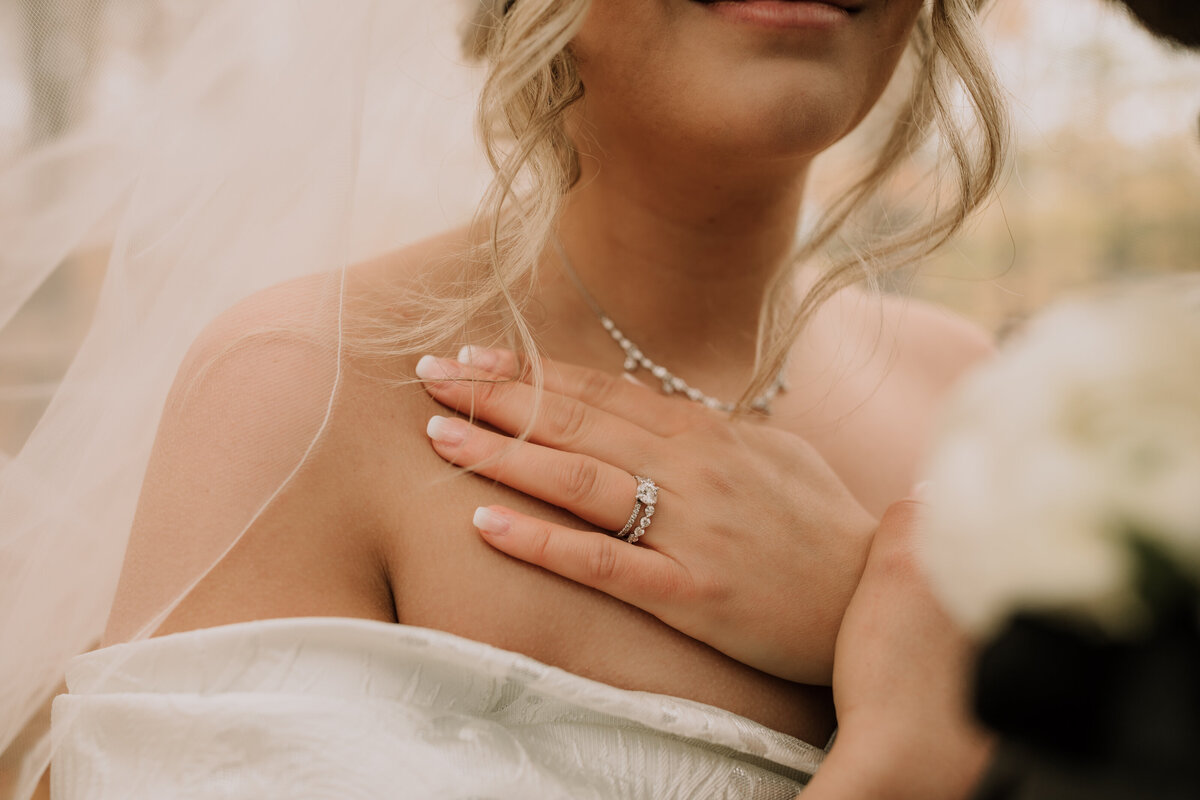 fall-wedding-amanda-and-david-bolton-intimate-autumn-24
