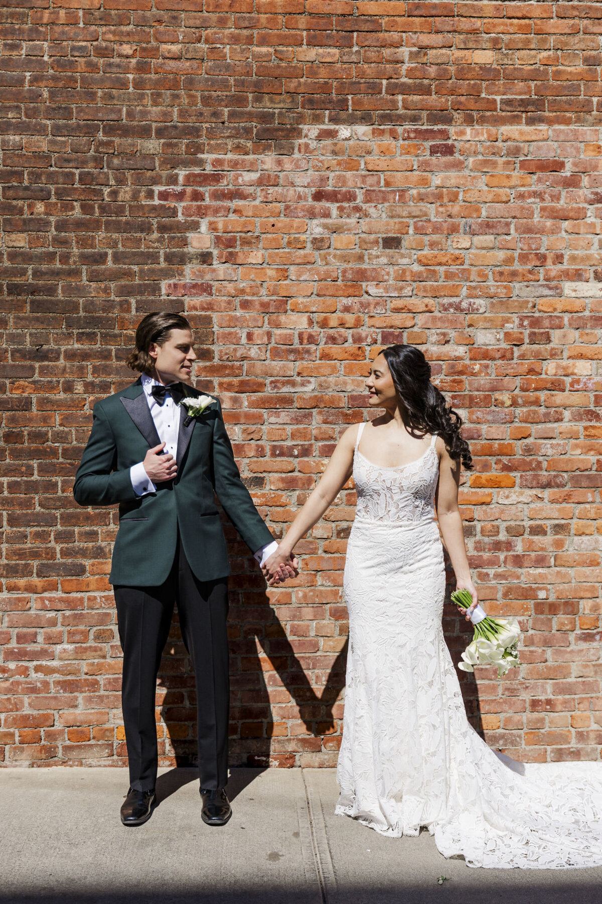 Sunny wedding photos at The Roundhouse in Beacon