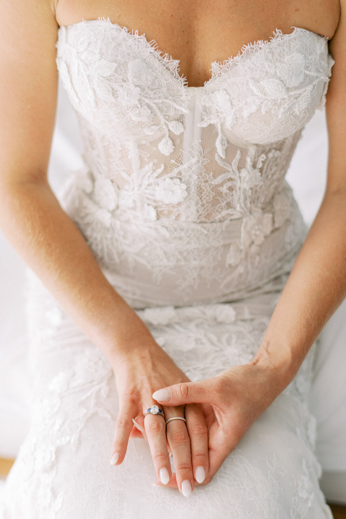 Maïlys Fortune Photography Husband Wife Wedding Weddings Photography France Switzerland Italy Timeless Dreamy Imagery Bilingual French English Destination Weddings Destination Wedding Provence French Riviera Paris Lake Como Tuscany45