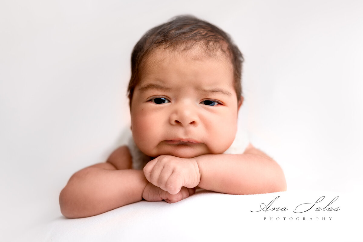Newborn-Photographer-Edmonton-55