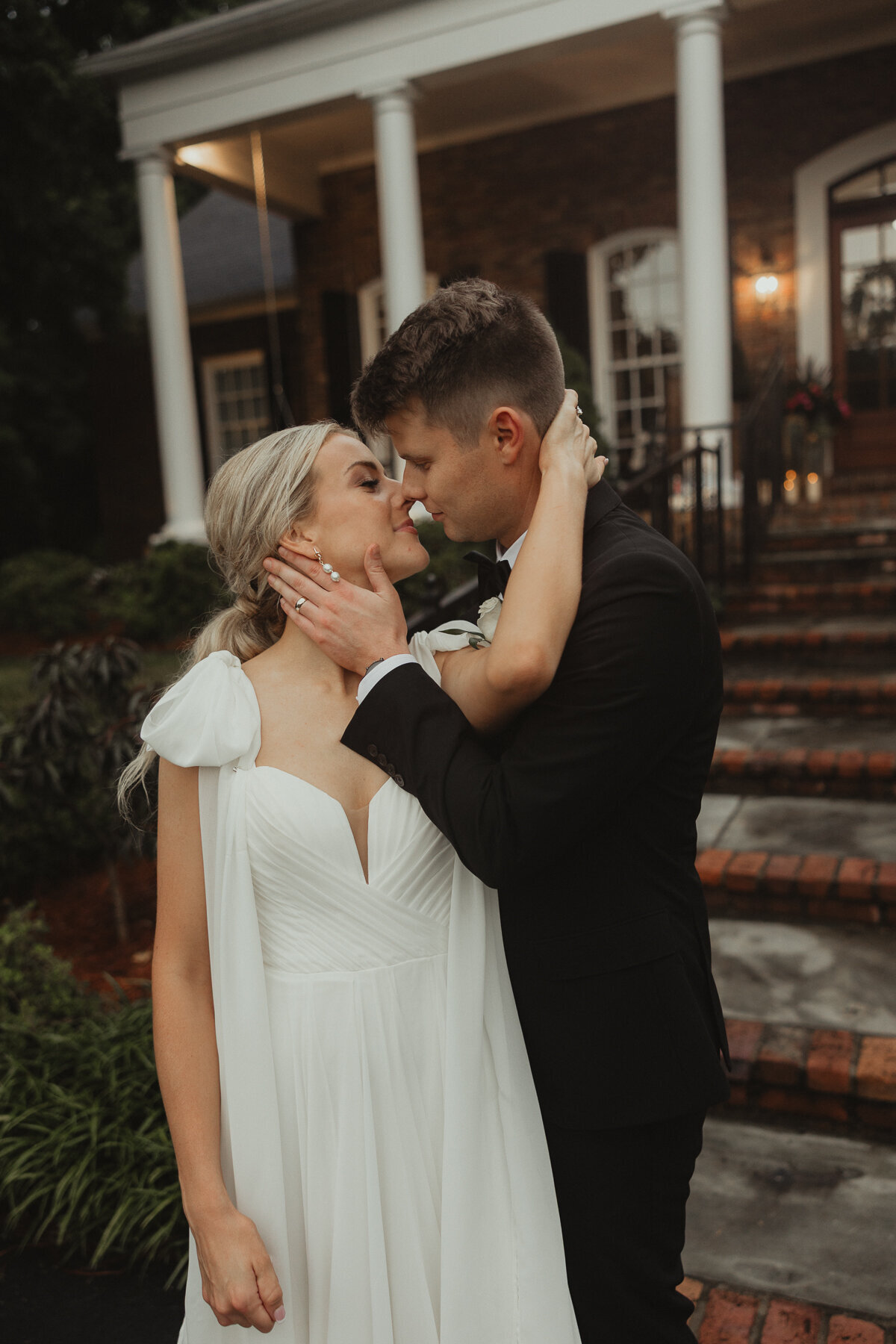 kansascitytravelingweddingphotographer-157