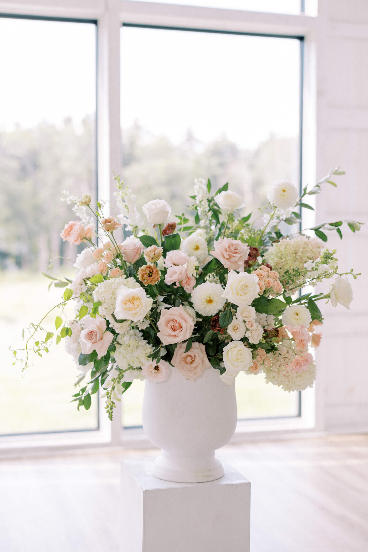 greenery-mckenzies-farm-wedding-florals-15