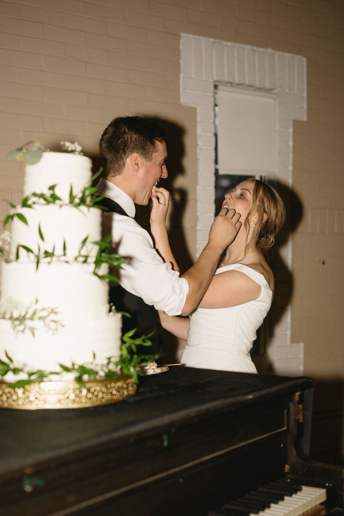 beth+logan44098