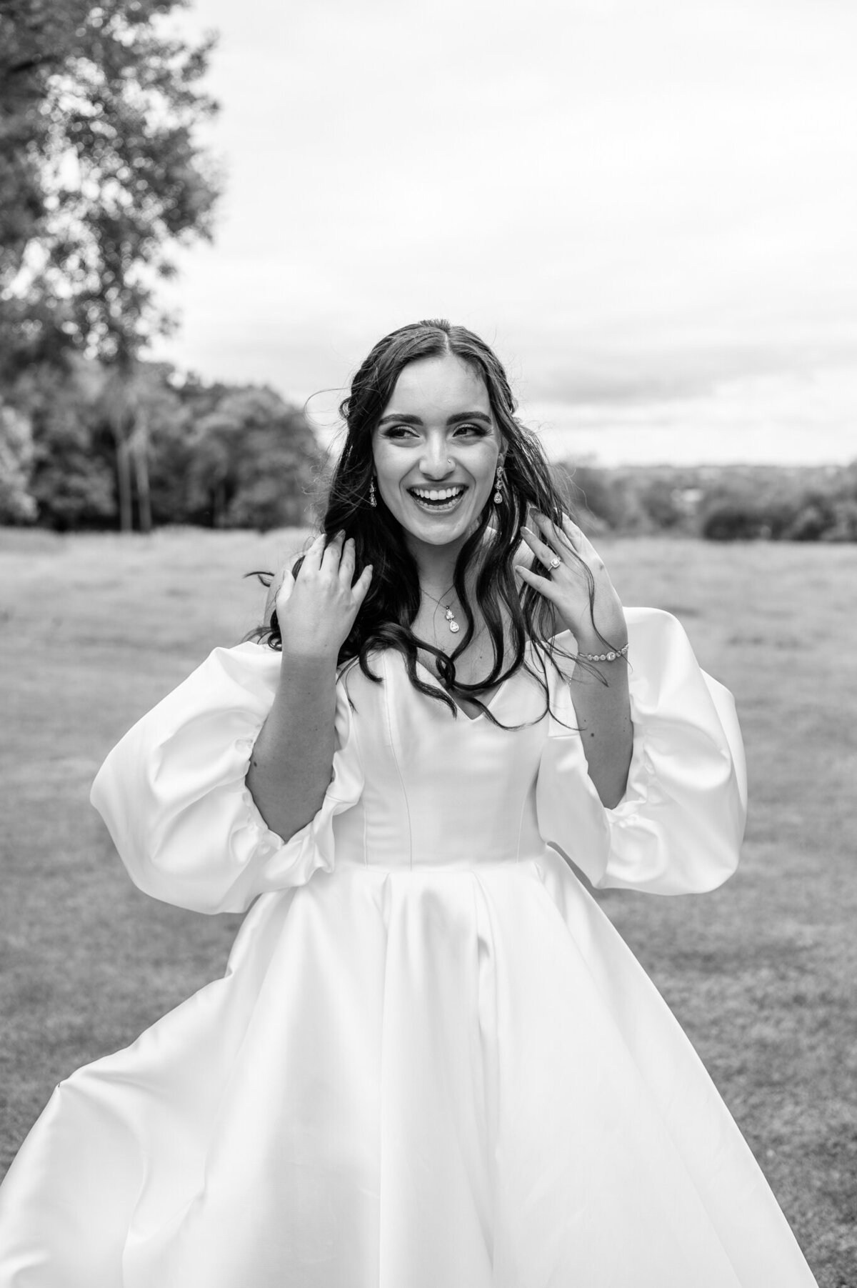 Chloe Bolam - UK Wedding and Engagment Photographer - Swanbourne House Wedding Venue Milton Keynes - Destination Wedding in the UK - 8